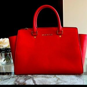 Michael Kors barely used purse